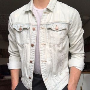 Forever 21 Men light wash jean jacket